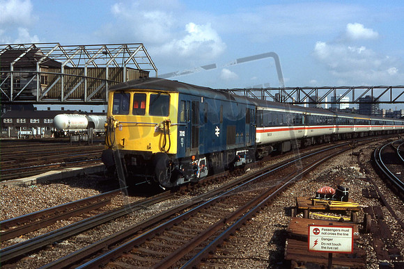 73112 (Cat No UN73112) Heading to Victoria at Clapham Junction 22-09-84