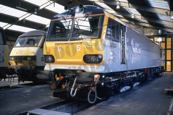 92024 J.S. BACH (Cat No TTR270) Crewe Electric 25-03-95 Darren Ford