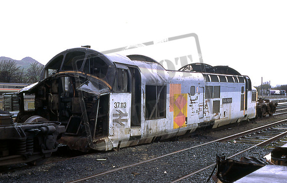 37113 (Cat No TTR2378)  Portobello Sidings 17-4-95 Michael HillL