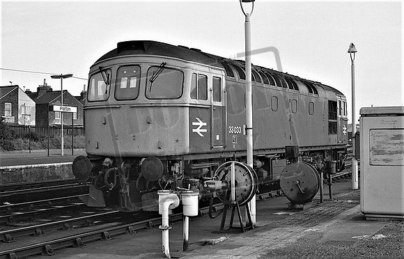 TTP33033 FRATTON FUEL POINT 5-1-1981 COLIN MARSDEN