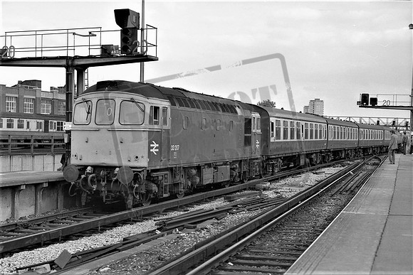 TTP33207 LON BRG 21-8-79