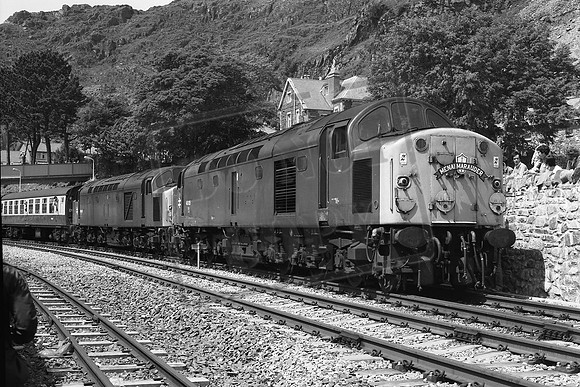 TTP40028 40047 BLAENAU FFESTINIOG 03-07-1983 CJM