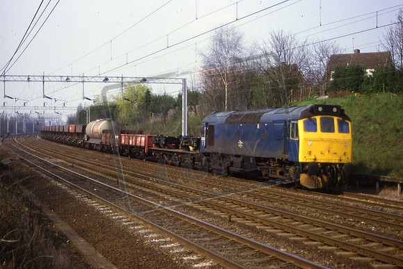 25313 (KM25313) South of Kings Langley approaching Watford Tunnels. Bletchley to Willesden Speedlink
