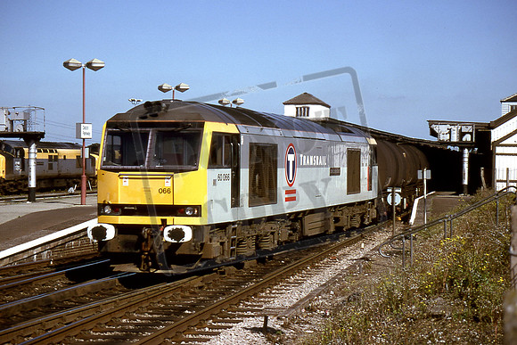 60066 JOHN LOGIE BAIRD (Cat No TTR2787) Didcot on tanks 27-5-1997 Martin High
