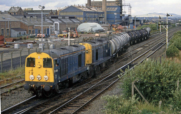 20066 IBL 20185 LEAVES GRANGEMOUT DOCKS FOR MOSSEND 16TTA 14-8-1990