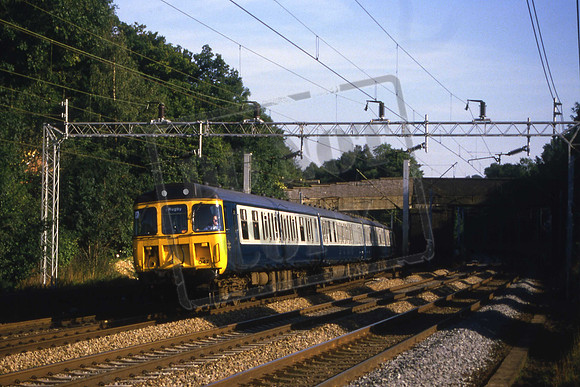 310047 (Cat No KM310047) Gypsy Lane bridge, North of Watford Tunnels.