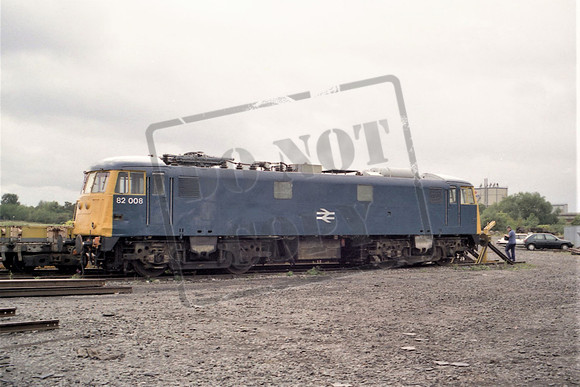 82008 MH CREWE BASFORD HALL 28-8-1995 MARTIN HIGH