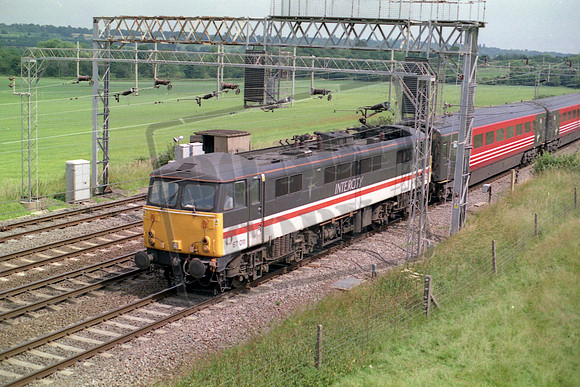 87011 MH NORTH OF LEIGHTON BUZZARD 08-07-1999 M HIGH