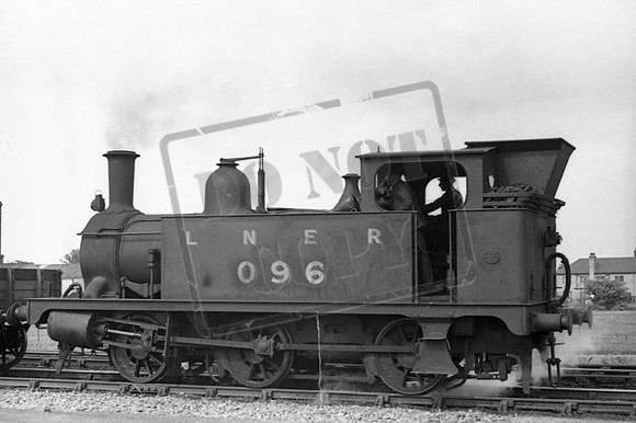 096 (Cat No TTPS LNER96) LNER 0-6-0 at South Lynn 27-05-1937