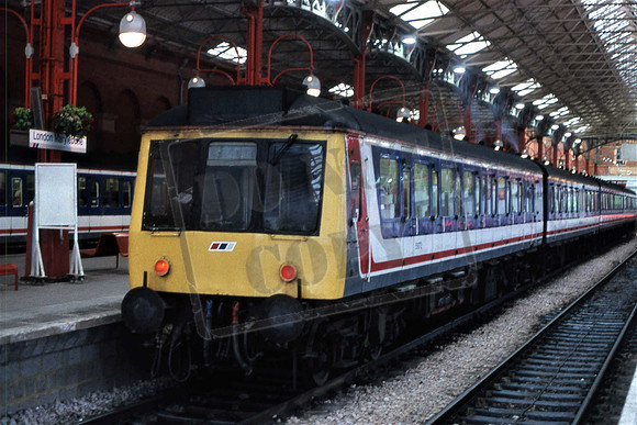 51872 DMU MARYLEBONE STATION 1982