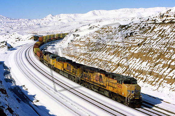 7436 UP ES44AC UNION PACIFIC CAJON PASS, CA. 27-11-2019 PAUL WESTER