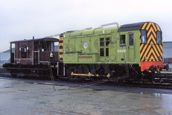 D3489 FD COLONEL TOMLINE FELIXSTOWE DOCK 1983