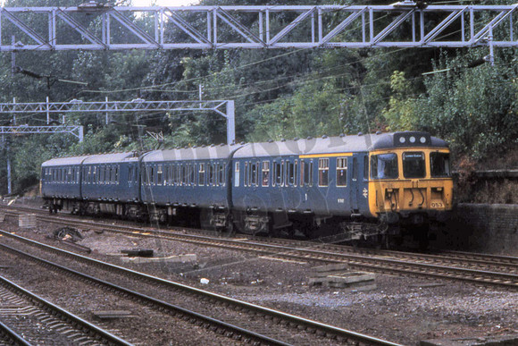 303053 UN  C1983