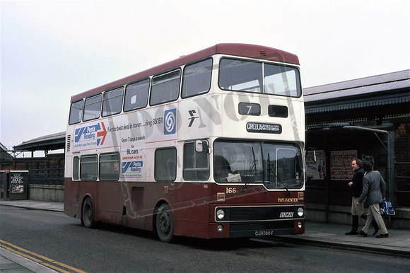 CJH166V No166 READING TRANSPORT METROBUS MCW 1981
