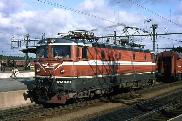 SWEDEN 1049 Cat No SWE1049 STATENS JARNVAGER 1981