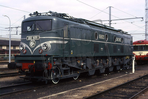 FRANCE 2D2.9135 PARIS 17-4-1988