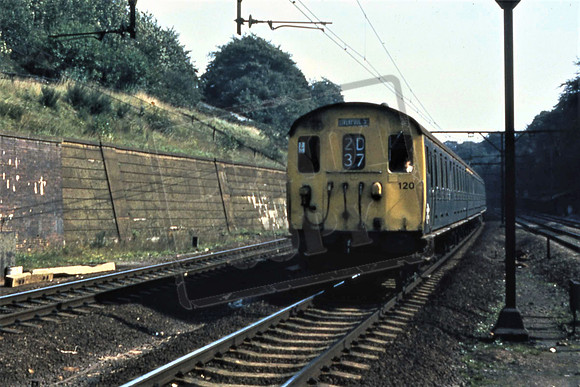 120EMU  CLASS 307 BRENTWOOD 19-9-1974 J N HARRINGTON