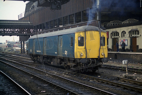 55993 (Cat No UN55993) Class 128 Manchester Victoria C1982
