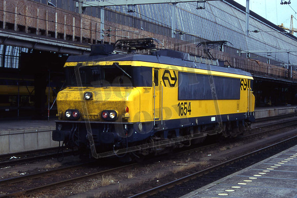 DUT 1639 AMSTERDAM CENTRAL JULY 1996 PAUL SIMPSON