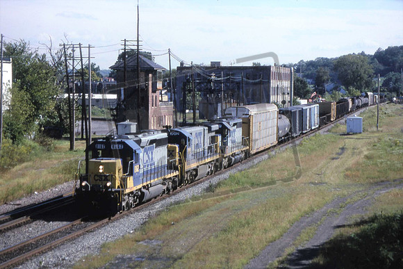 CSX8162 7012 & 8437. SD40-2, C30-7 SD40-2M. COVINGTON SEPTEMBER 1995 TOM WILSON