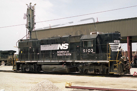 NS5103 GP38-2 NEW HAVEN IN.  APRIL 2008 TOM WILSON
