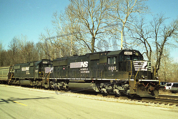 NS6665 & NS2567 SD60 & SD70 NEW HAVEN IN.2ND APRIL 2008 TOM WILSON