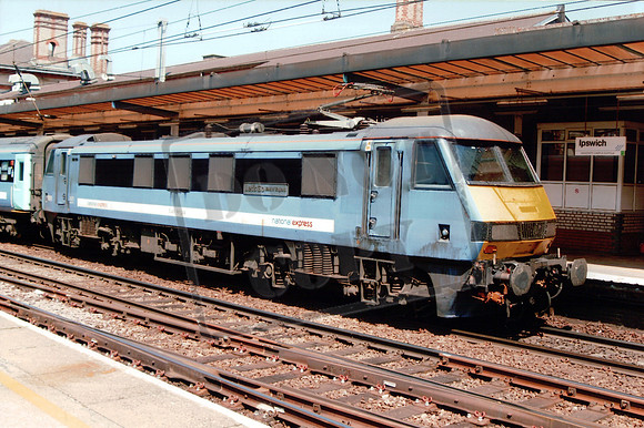 90 011 ipswich f