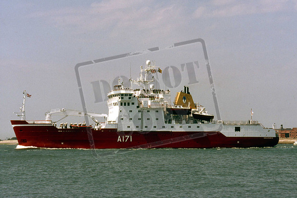 A171 HMS ENDURANCE DEPARTING PORTSMOUTH JULY 2005