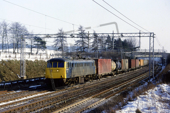 81019 (Cat No KM81019) Norcott Farm Lane bridge, between Northchurch and Tring