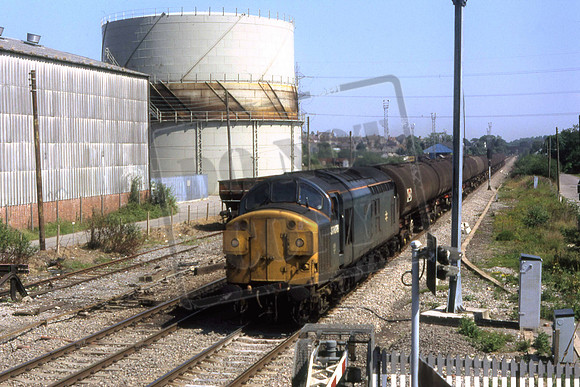 37078 UN ON THEALE - WATERSTON TANKS 1989