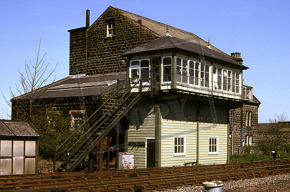 TTR10132 ILKLEY JUNCTION SIGNAL BOX (Cat No TTR10132) SEPT 81 David Canning