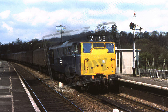 TTR10155 31265 (Cat No TTR10155) Midgham. Up Plymouth empty vans. 16-04-77 David Canning