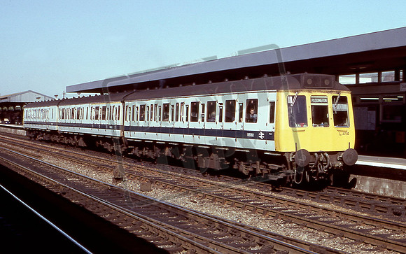 TTR10174 L414 (Cat No TTR10174) Class 117 at Oxford. OCT 79 David Canning