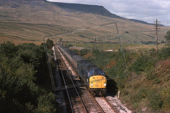 TTR10283 40123 (Cat No TTR10283) Ais Gil on Thames-Clyde Express. OCT 75 David Canning