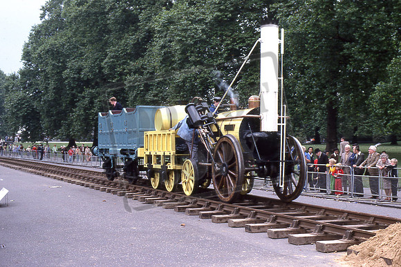 TTR10199 ROCKET HYDE PARK