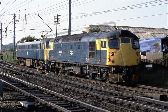 3-27 26042 85011 (Cat No 3-27) Mossend heading to Polmadie 18-07-90 Ian Ball