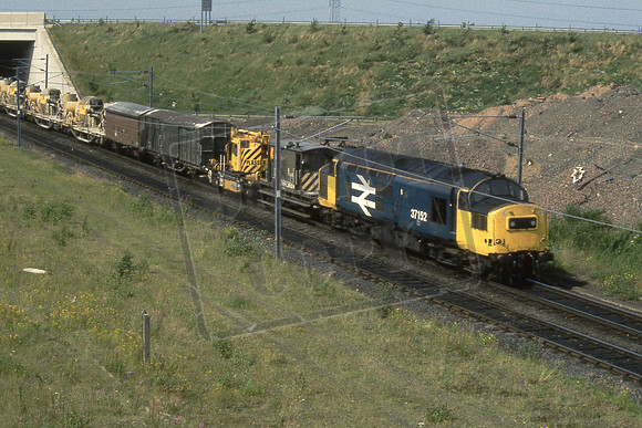 4-14 37-152 (Cat No 4-14) On an engineers train heading towards Millerhill 19-07-90 Ian Ball