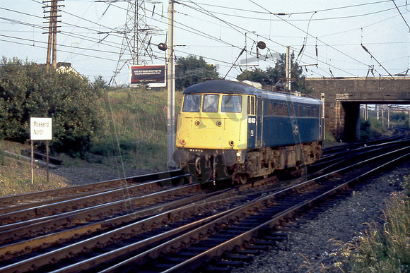 5-11 85003 (Cat No 5-11) Mossend North Junction on a light engine move 18-07-90 Ian Ball