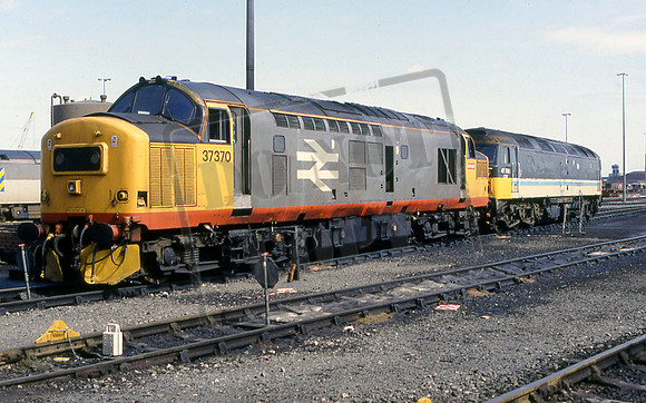 140-30  37370 & 47706 (Cat No 140-30) Thornaby Depot. 19-04-92 Ian Ball