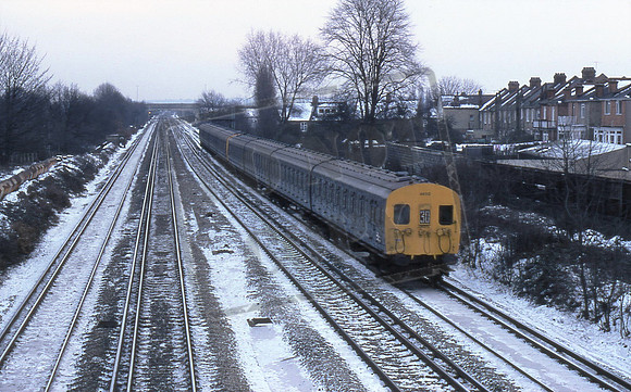 204-27 EMU4650 (Cat No 204-27)  4-SUB New Malden January 79 Colin J Marsden