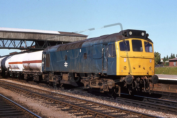 25249 UN HEREFORD ON CHEMICAL TANKS HEADING SOUTH 02-09-1982