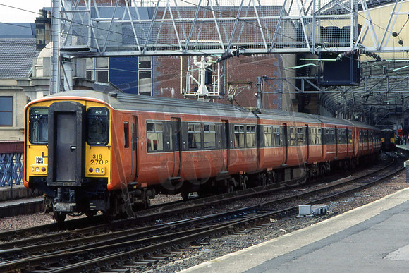 318270 UN GLASGOW 1992