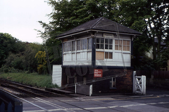 Freshfield Signal Box (Cat No LOC1004) 28-05-1983