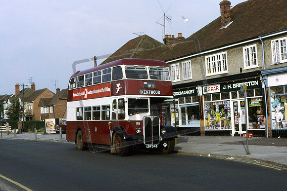 LDP946 READING CORPORATION AEC REGENT 3 PARK ROYAL IN PARK LANE READING 1974