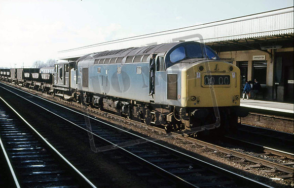 40174UN LEAMINGTON 1977