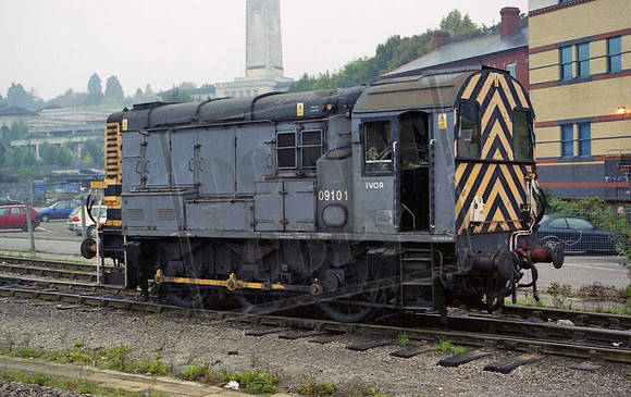 09101GH NEWPORT GARY HOLLAND