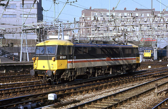 87017UN EUSTON