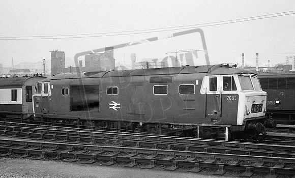 7093 TTP7093 With an inspection coach at Bristol Temple Meads high level sidings