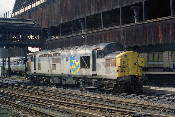 37037UN CREWE