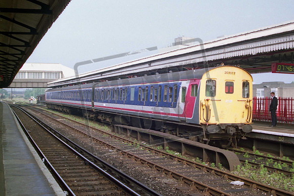 207017SW CLAPHAM JUNCTION 4-7-1991 STAN WITHERS
